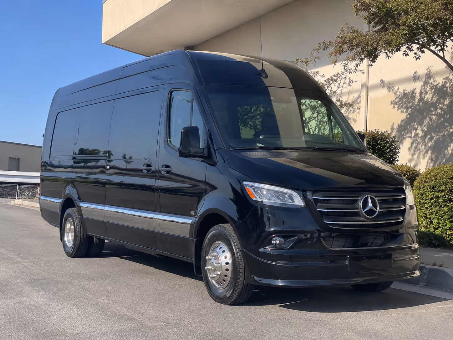 bus rental options for san leandro trips